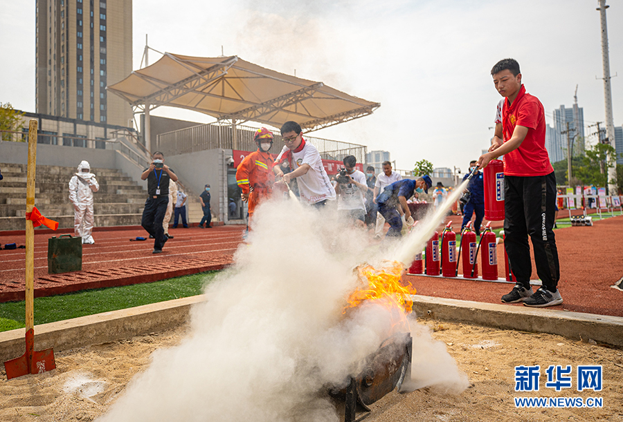 武汉市开展“消防安全开学第一课”活动