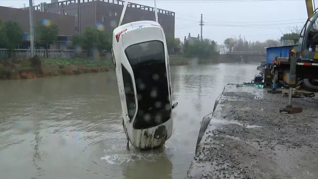 「新华社」“几条人命啊，我不救谁救！”