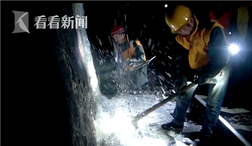 #看看新闻网#新春走基层｜“雪村”守隧人