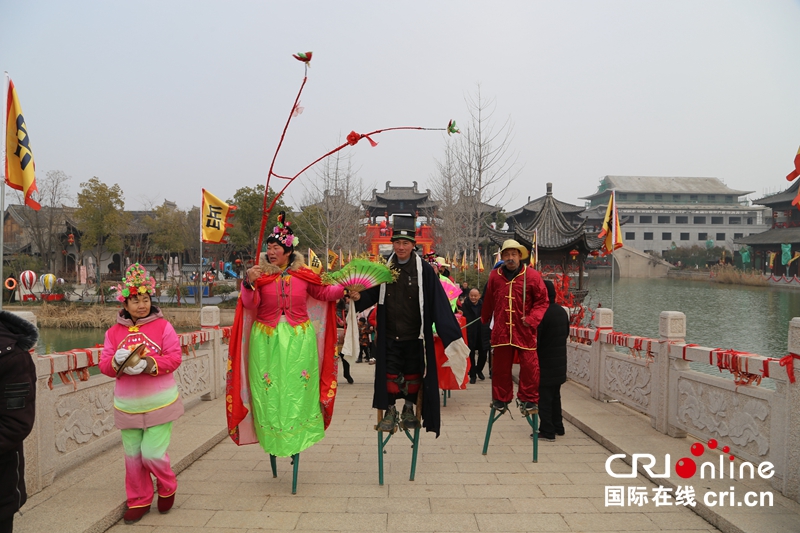 开封朱仙镇举行送“灶王”祭“灶神”传统巡游仪式