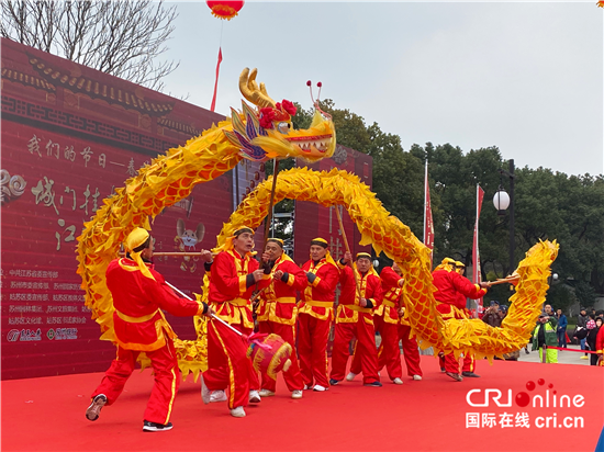 (供稿 节庆会展列表 三吴大地苏州 移动版)苏州九大城门“挂联迎春”打造历史文化名城新民俗(列表页标题)苏州打造历史文化名城新民俗