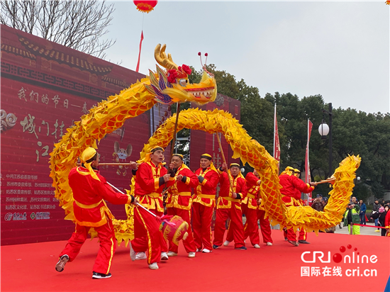 （供稿 节庆会展列表 三吴大地苏州 移动版）苏州九大城门“挂联迎春”打造历史文化名城新民俗（列表页标题）苏州打造历史文化名城新民俗