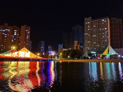 Naiki Perahu Persiaran, Nikmati Pemandangan Malam di Korla