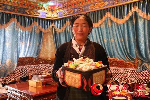 西藏亚东县古汝村：雪山下的幸福农家
