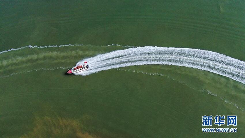 Cermin Langit - Danau Chaka_fororder_c4