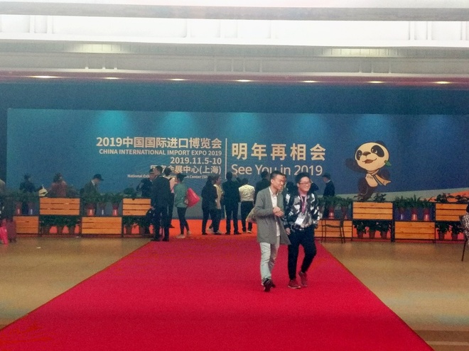 图片默认标题 图片默认标题_fororder_告别首届中国国际进口博览会 明年再相会 摄影:王竹