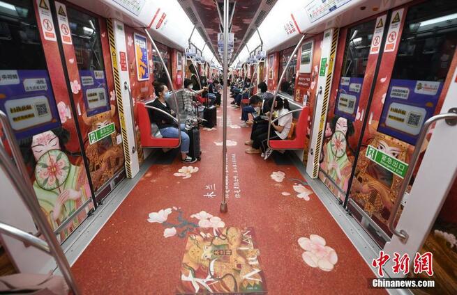 漫画・アニメフェスティバルがテーマの地下鉄が登場＝杭州_fororder_3-1