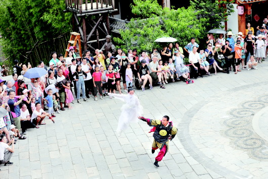 (中首)贵州龙里县:办好旅发会 喜迎游客来