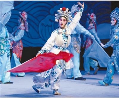 改编经典剧目、让戏曲走进校园,粤剧演员吴非凡——老剧唱出新味道 改编经典剧目、让戏曲走进校园,粤剧演员吴非凡——老剧唱出新味道