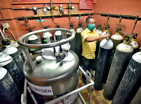 印度医用氧气紧缺 政府对氧气限价