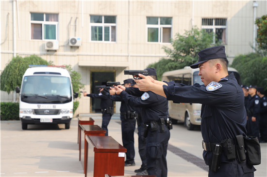 【B】郑州出入境边防检查站开展警务实战技能专项练兵