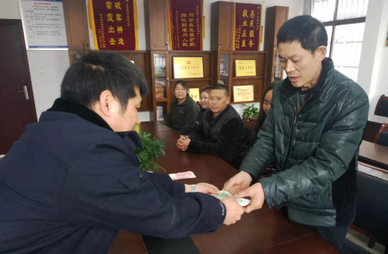 【法制安全】重庆沙坪坝民警为受害村民追赃挽损