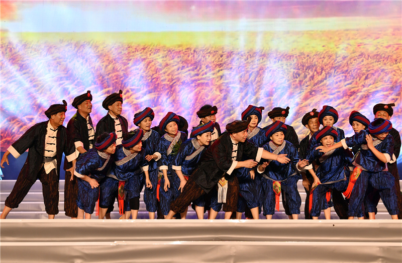 【A】【急稿】湖北省第五届群众广场舞展演在宣恩举行