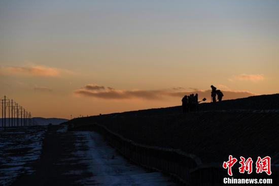 「中新网」【图刊】雪域“天路”的守护者