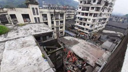 印度西部一建筑发生倒塌事故 已造成至少10死11伤