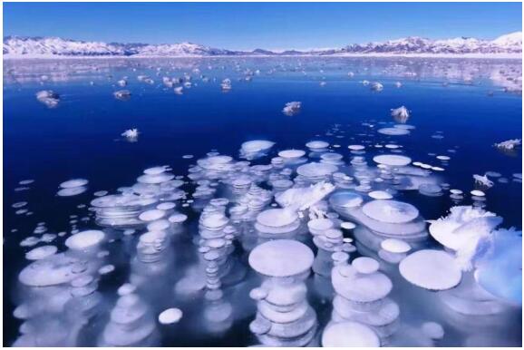 畅游新疆冰雪世界，赛里木湖冰雪节邀你冰上过春节