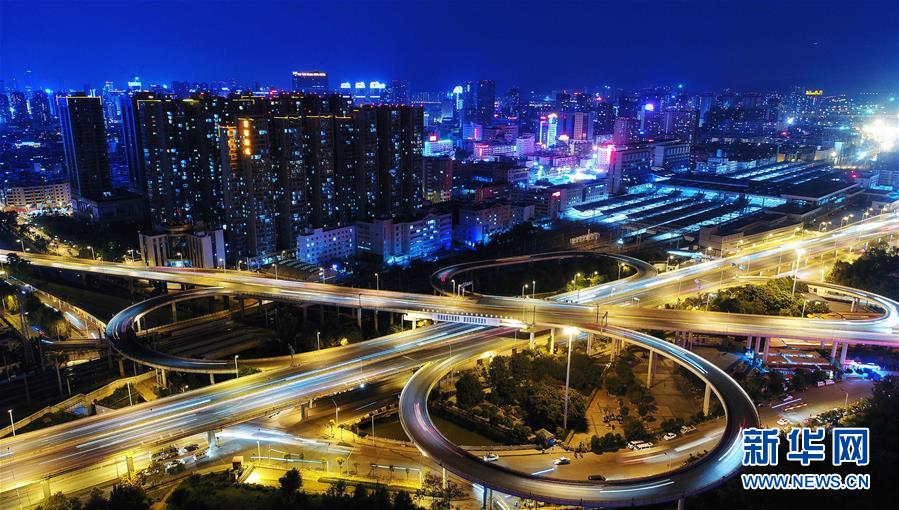 搭起连接南亚东南亚的七彩之桥——昆明加快建设区域性国际中心城市 搭起连接南亚东南亚的七彩之桥——昆明加快建设区域性国际中心城市