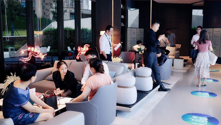 (官方活动海报是“919”)【房产资讯】融信·海月渝州热销如虹 双节同庆掀起购房潮