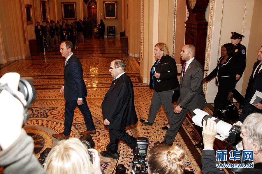 「新华网」美国国会参议院开始正式审理特朗普弹劾案