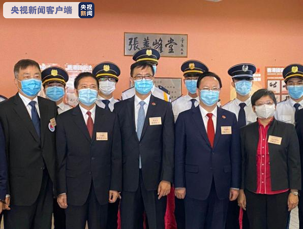 香港各界庆祝国庆喜迎中秋 红旗飘飘祝福祖国