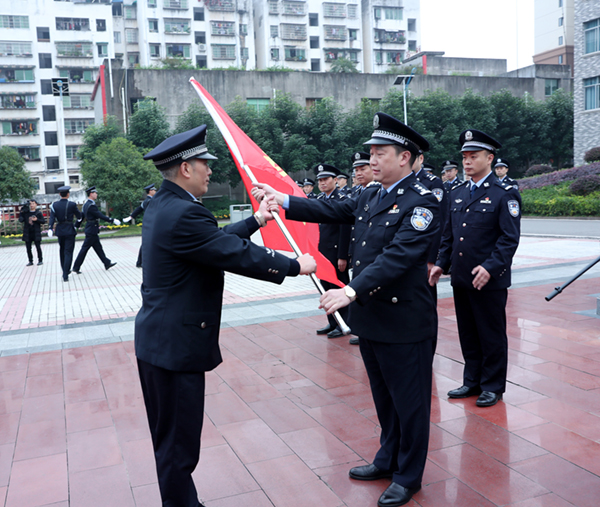 图片默认标题_fororder_2授旗仪式现场-（摄影-廖小兵）