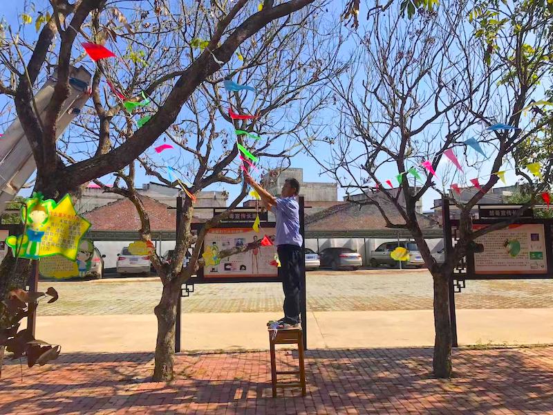 防城港市上思县张灯结彩喜迎广西壮族自治区成立60周年庆祝活动 防城港市上思县张灯结彩喜迎广西壮族自治区成立60周年庆祝活动