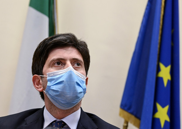 意大利新冠肺炎确诊病例新增1640例 卫生部长表示将加大病毒检测量
