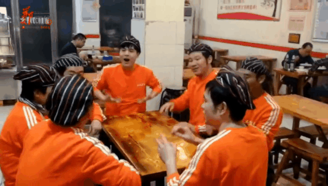 央视新闻：我愿意为你！开张10年只招聋哑人，这家“无声面馆”太