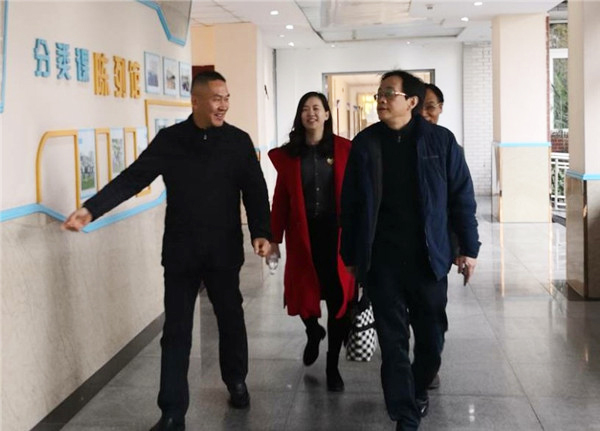 图片默认标题_fororder_走访校园（四川大学附属中学西区学校-供图）
