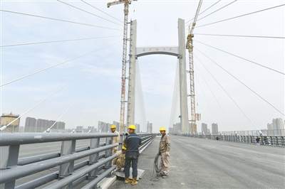 【汽车-图片】郑州农业路大桥预计3月底通车