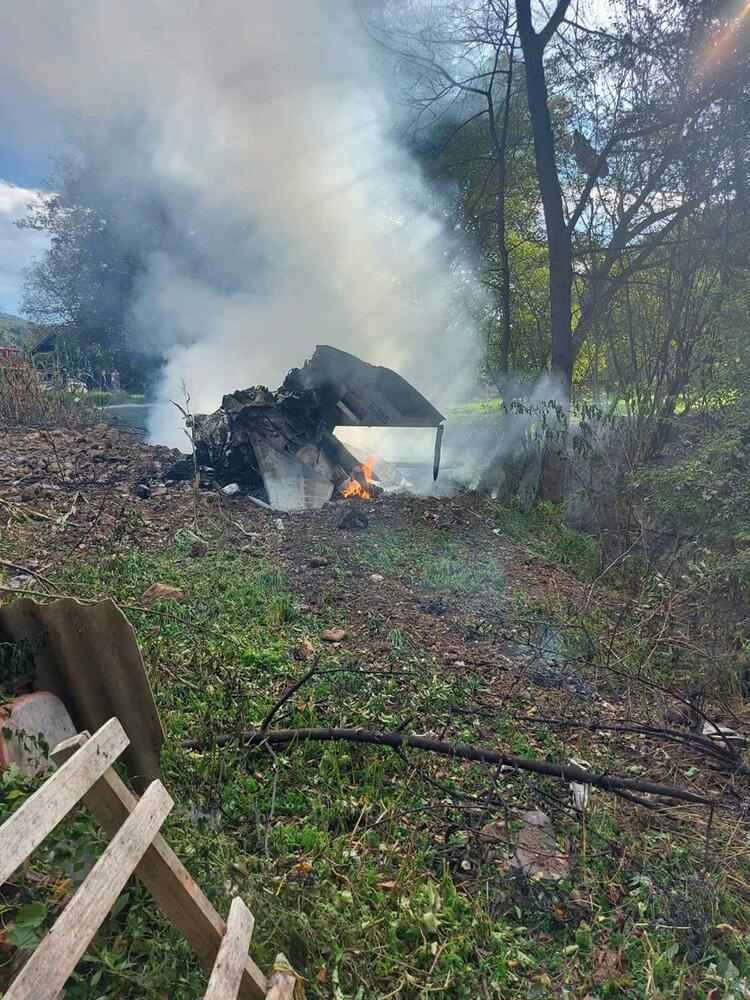 塞尔维亚一架军用飞机坠毁
