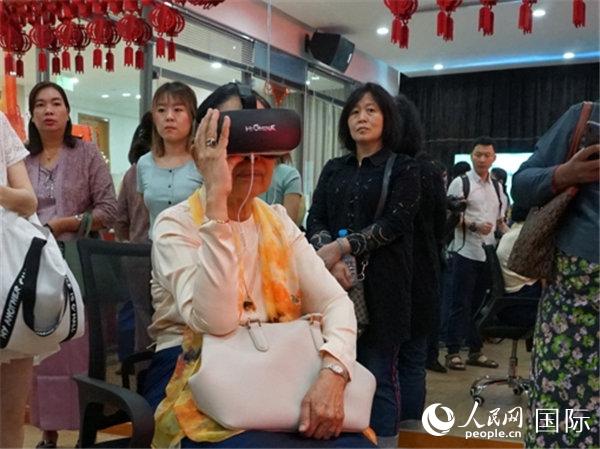 “VR美丽中国—旅游互动体验展”在仰光举办