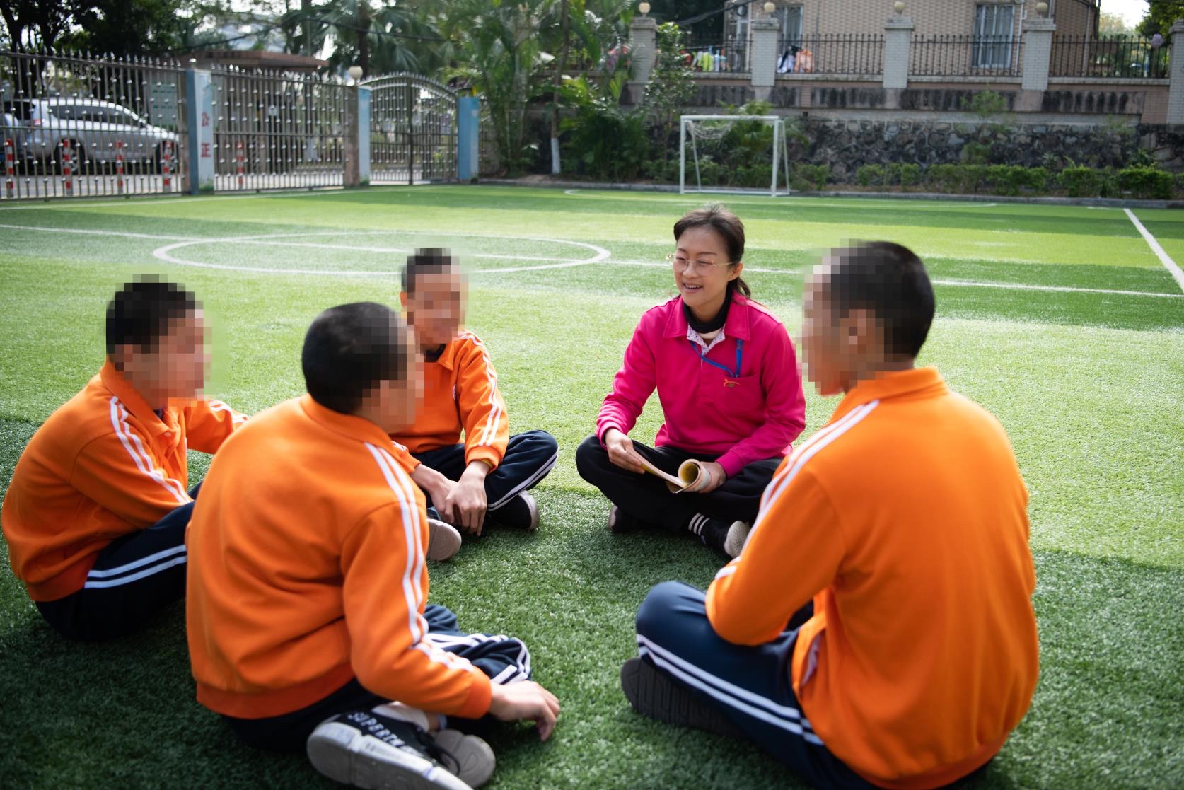 金羊网■【新春走基层】护理员“妈妈”刘萍：将和福利院的大朋友