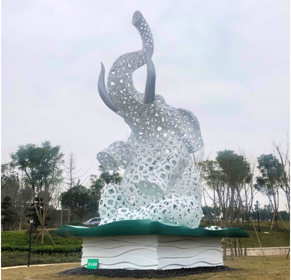 重庆两江新区龙兴园区《青狮白象》雕塑作品落成