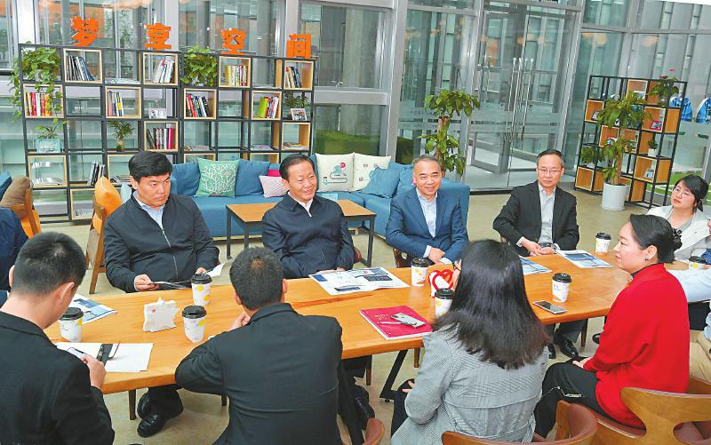 （头条，导航成都）彭清华：毫不动摇鼓励支持引导民营经济发展