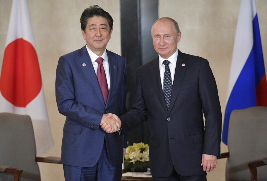 日俄首脑会谈 安倍：希望任期内解决争议领土问题