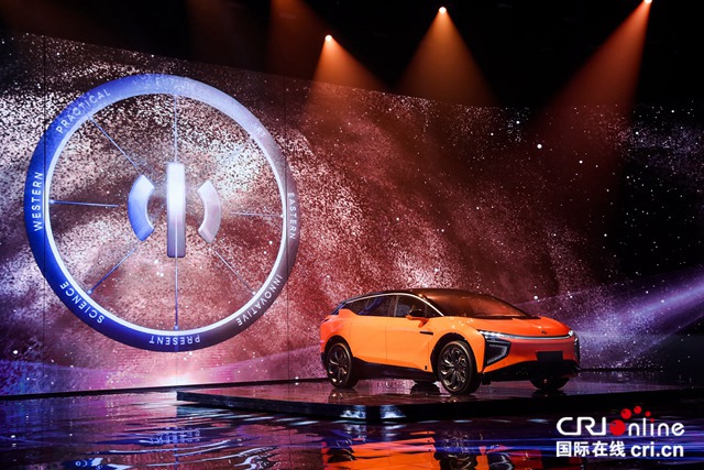 新興EVメーカー華人運通 電気SUV「HiPhi (高合) X」世界初公開_fororder_1