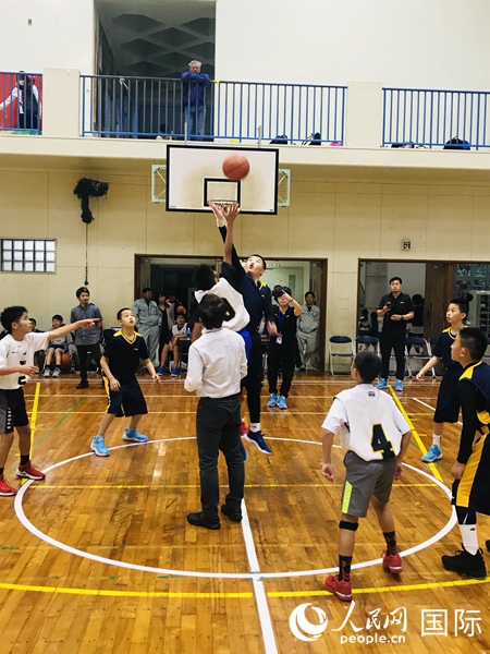 北京“推波助篮”青少年男女篮与冲绳青少年举行交流活动