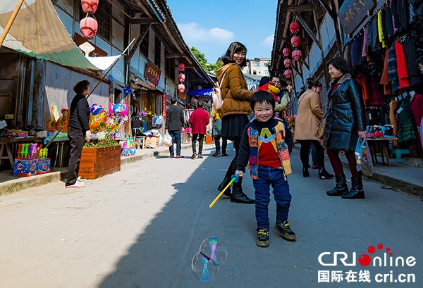 图片默认标题_fororder_4仙市古镇人来人往（摄影-廖志全）