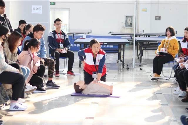湖北省红十字会培训670名医疗救护员护航汉马