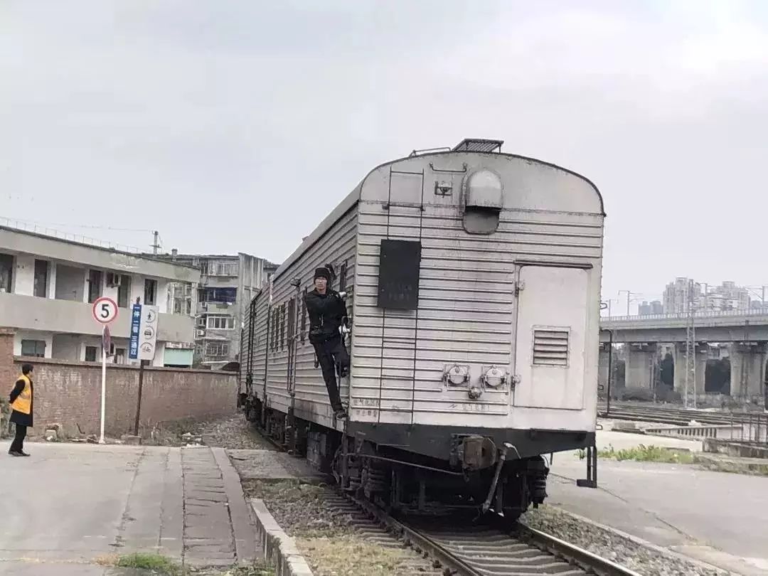 人民铁道报：即刻出发！目的地：武汉！