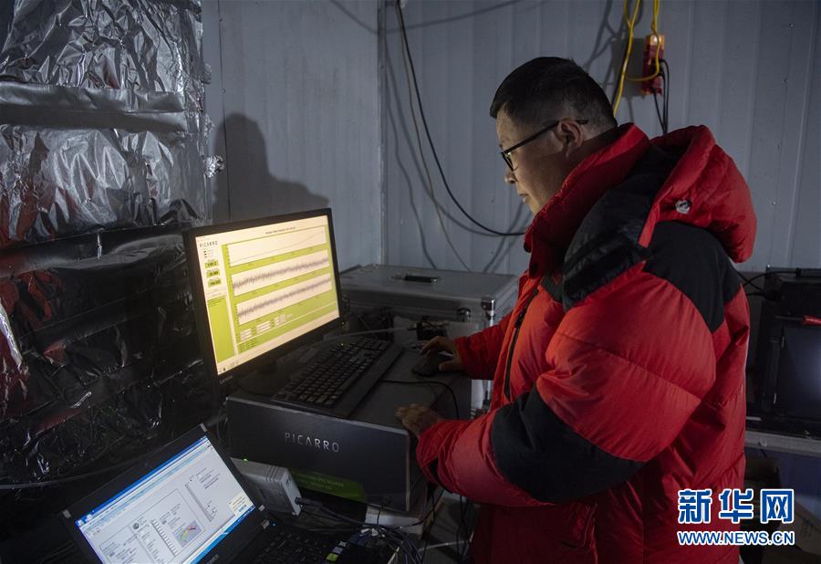 「新华网」【新春走基层】珠峰脚下的春节坚守