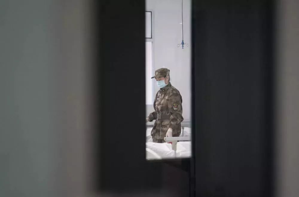 国防部网@武汉，子弟兵在奋战！