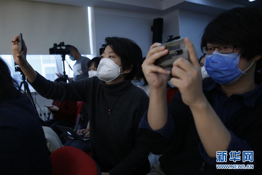 #新华网#国家卫健委：延长假期 建议公众更多留在家里和社区