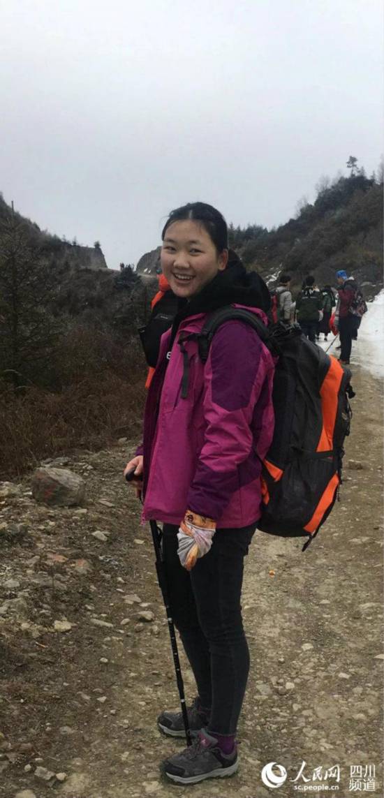 人民网：“我和其他人不一样，我是汶川人呀！”24岁护士请战，聊