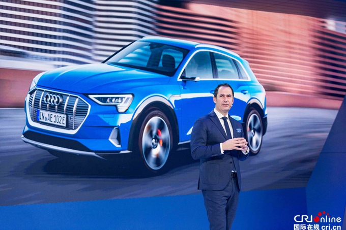 汽车频道【供稿】【热点推荐+资讯】全新奥迪A6L全球首秀 一汽-大众奥迪携多款重磅车型亮相广州车展 汽车频道【供稿】【热点推荐+资讯】全新奥迪A6L全球首秀 一汽-大众奥迪携多款重磅车型亮相广州车展