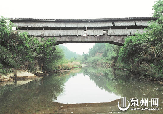 【文史列表】【泉州】【移动版】【Chinanews带图】德化有座山茶木拱廊桥 被称“闽南独丁”