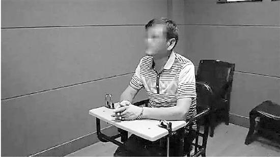 新闻 滚动>正文 犯罪嫌疑人刘某【身负命案的作家 警察