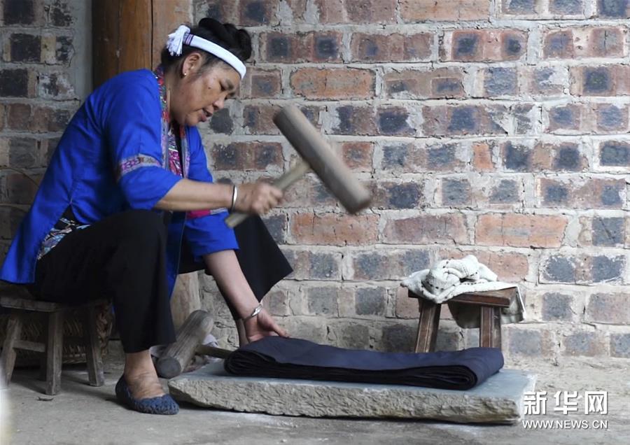 侗绣技艺传承人杨甜：绣出脱贫康庄道