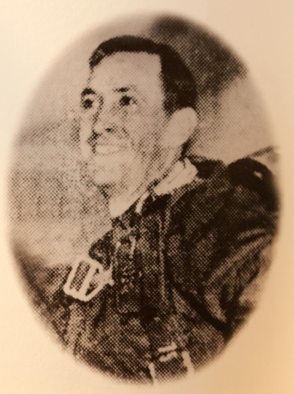 文物中的抗美援朝丨志愿军缴获的美军“王牌飞行员”的手枪等